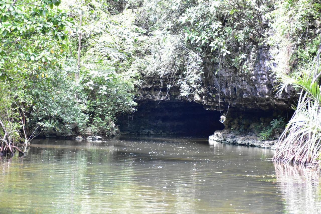 Gasthaus Kampoeng Karst Rammang Rammang Kasijala Exterior foto