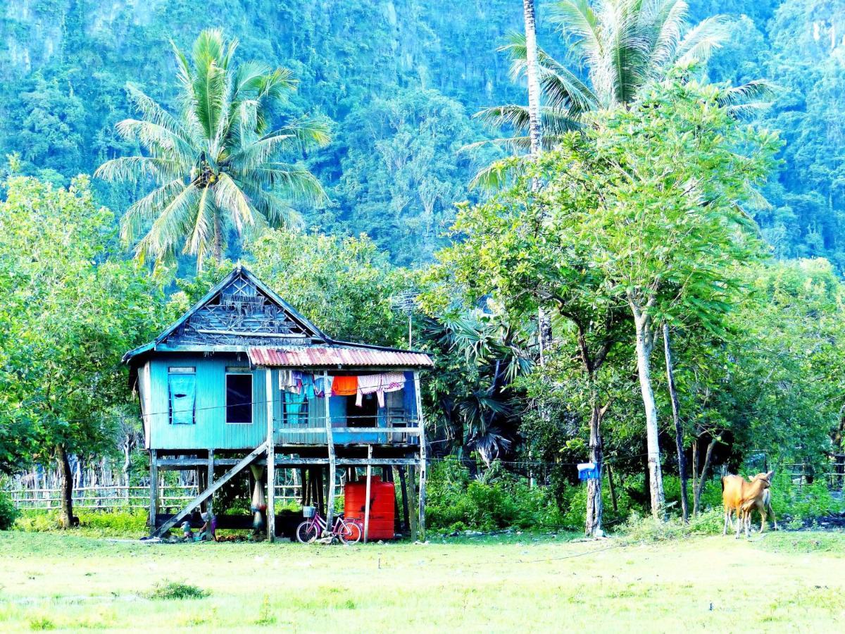 Gasthaus Kampoeng Karst Rammang Rammang Kasijala Exterior foto